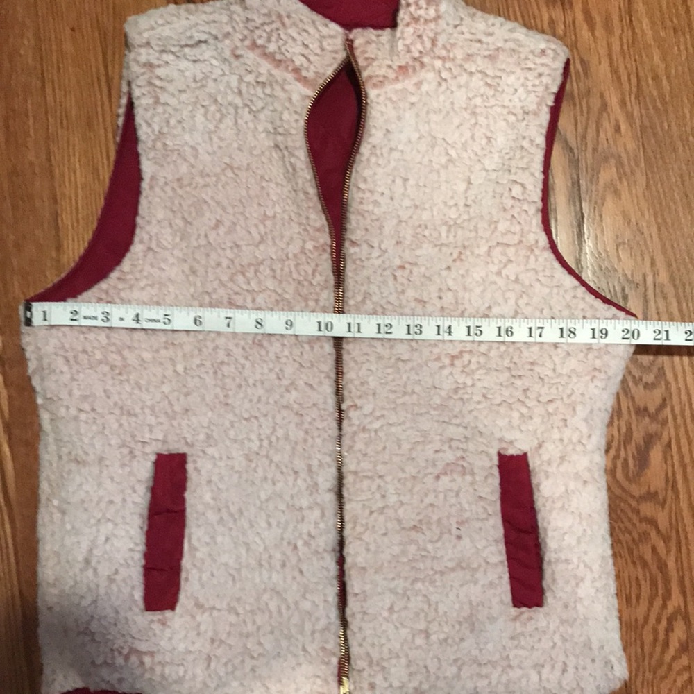 Raspberry Reversible Vest - Picture 5 of 6